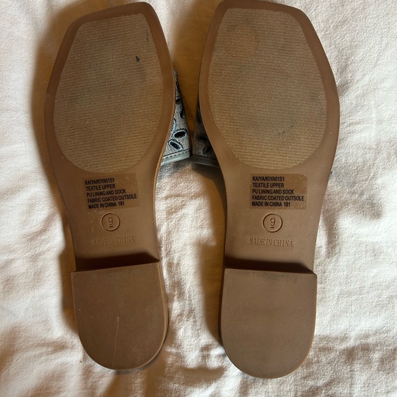 NWOT STEVE MADDEN NOLITTA EMBROIDERED EYELET SLIDE SANDAL IN DENIM SIZE 9 - Picture 3 of 4